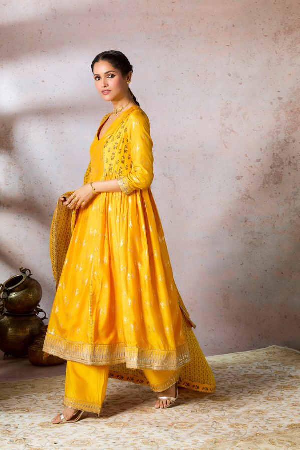 Yellow Mystic Kurta Set Fashion